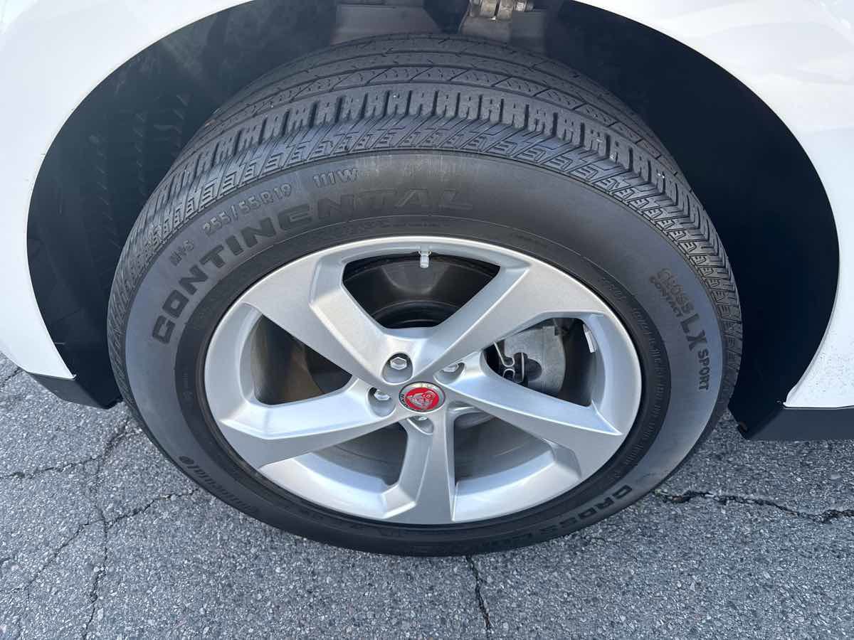 Used 2018 Jaguar F-PACE Premium image 10