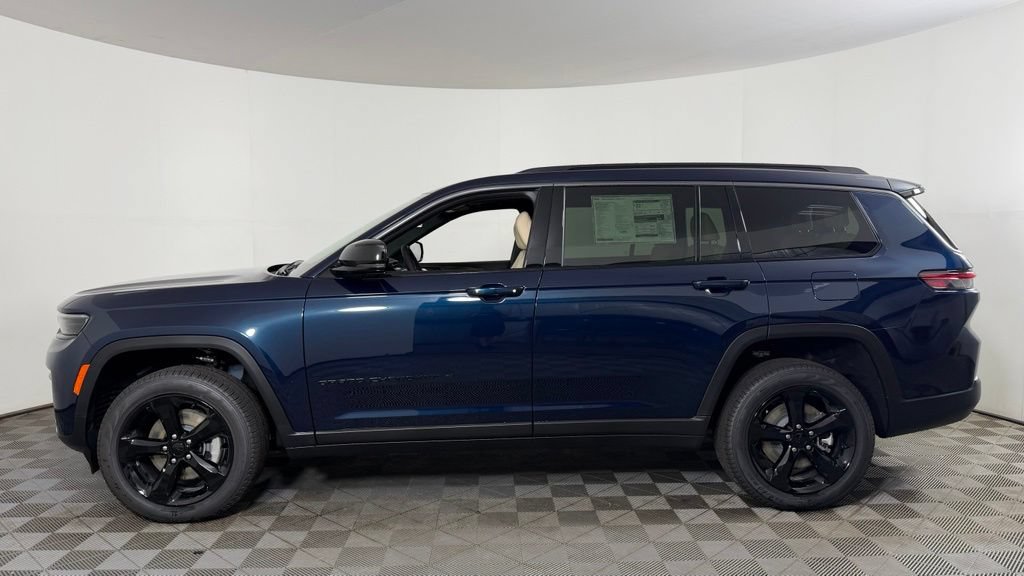 New 2026 Jeep Grand Cherokee L Limited w/ Limited Altitude Package AWD/4WD image 4