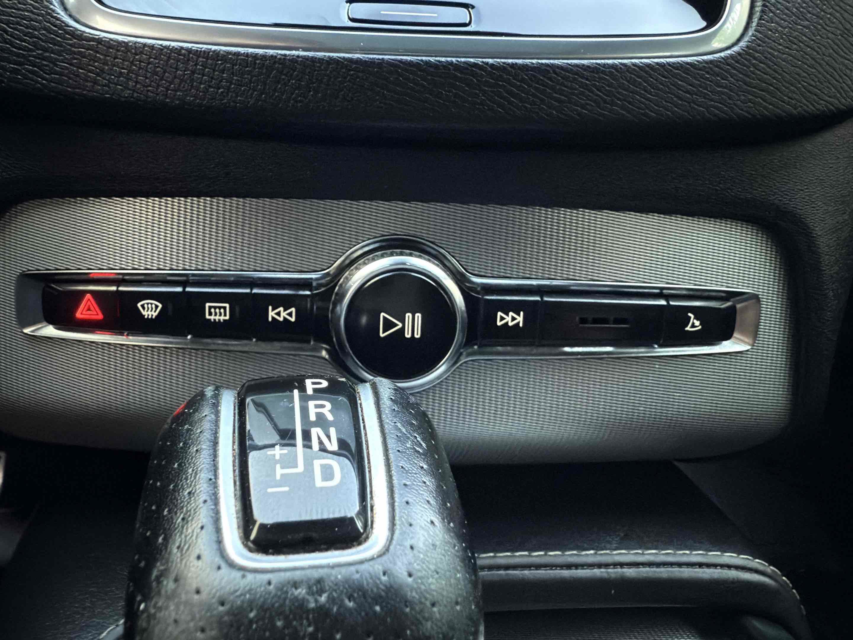 Used 2016 Volvo XC90 T6 R-Design w/ Vision Package image 72