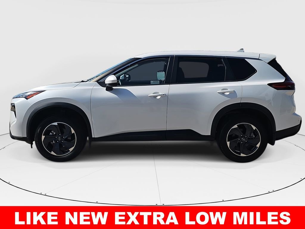 Used 2024 Nissan Rogue SV FWD image 6