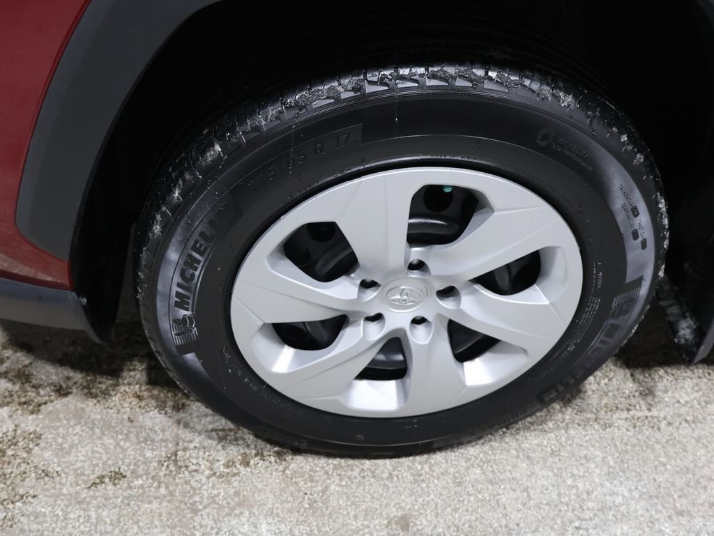 Used 2023 Toyota RAV4 LE image 9