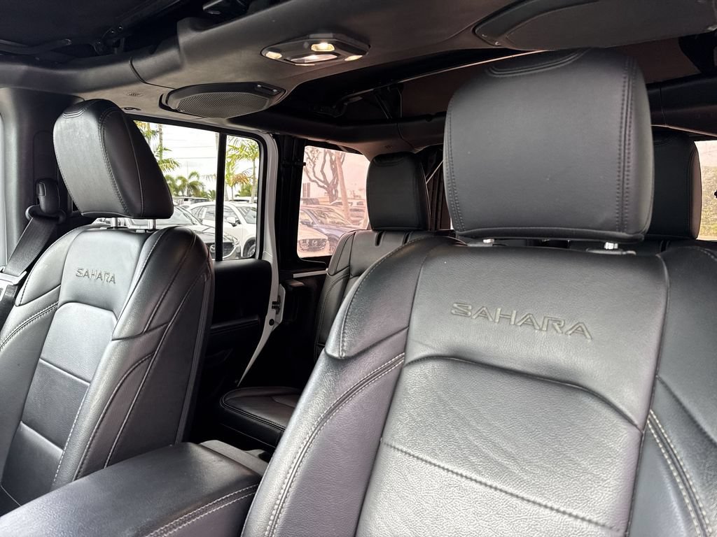 Used 2019 Jeep Wrangler Unlimited Sahara w/ Dual Top Group AWD/4WD image 42