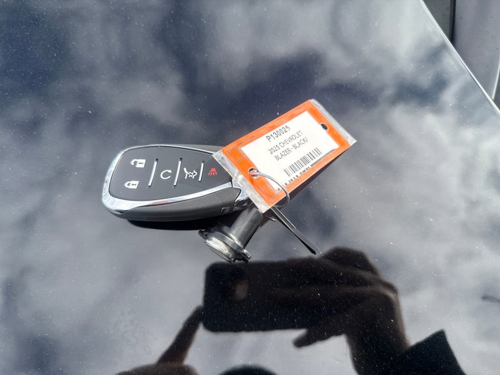 Used 2025 Chevrolet Blazer RS w/ Enhanced Convenience Package image 29