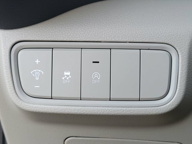 Used 2025 Kia Soul LX FWD image 24