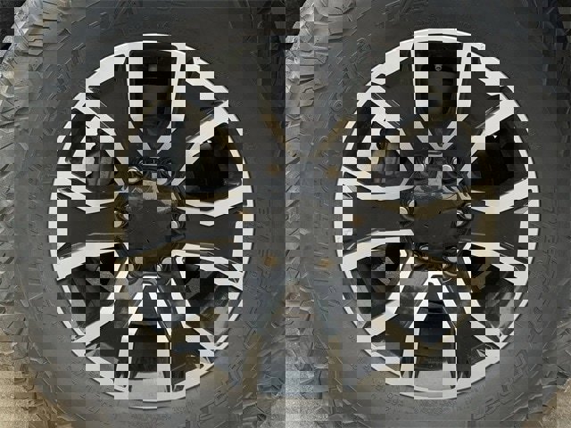 Used 2022 Toyota Tacoma TRD Sport image 11