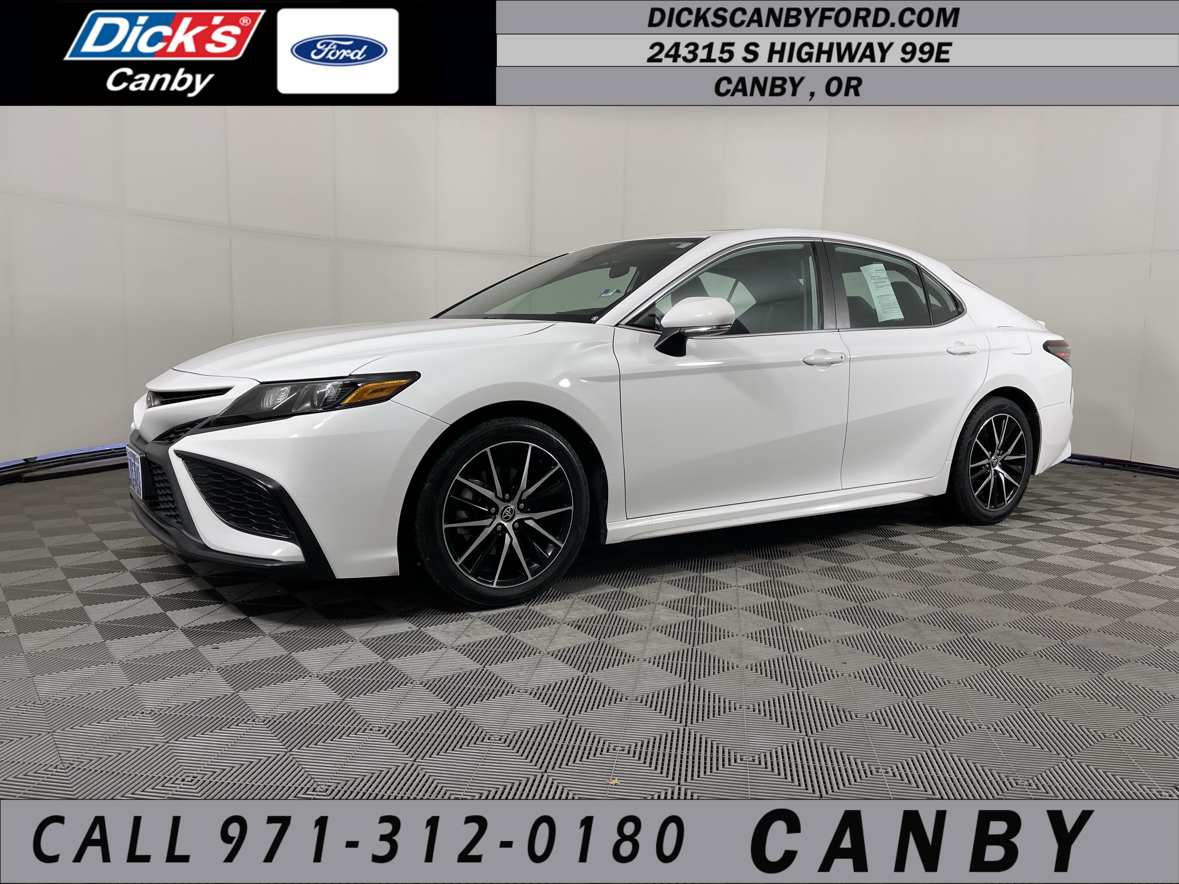 Used 2021 Toyota Camry SE w/ Cold Weather Package