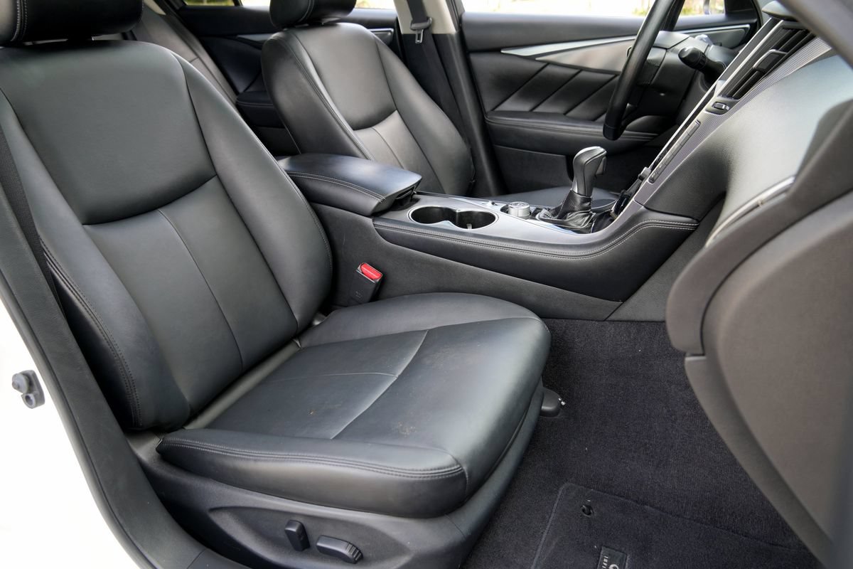 Used 2016 INFINITI Q50 Premium w/ 2.0T Premium Plus Package RWD image 8