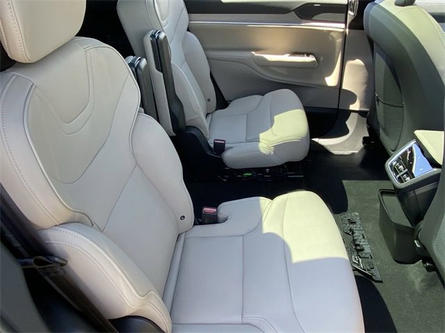 New 2025 Volvo EX90 Plus image 14