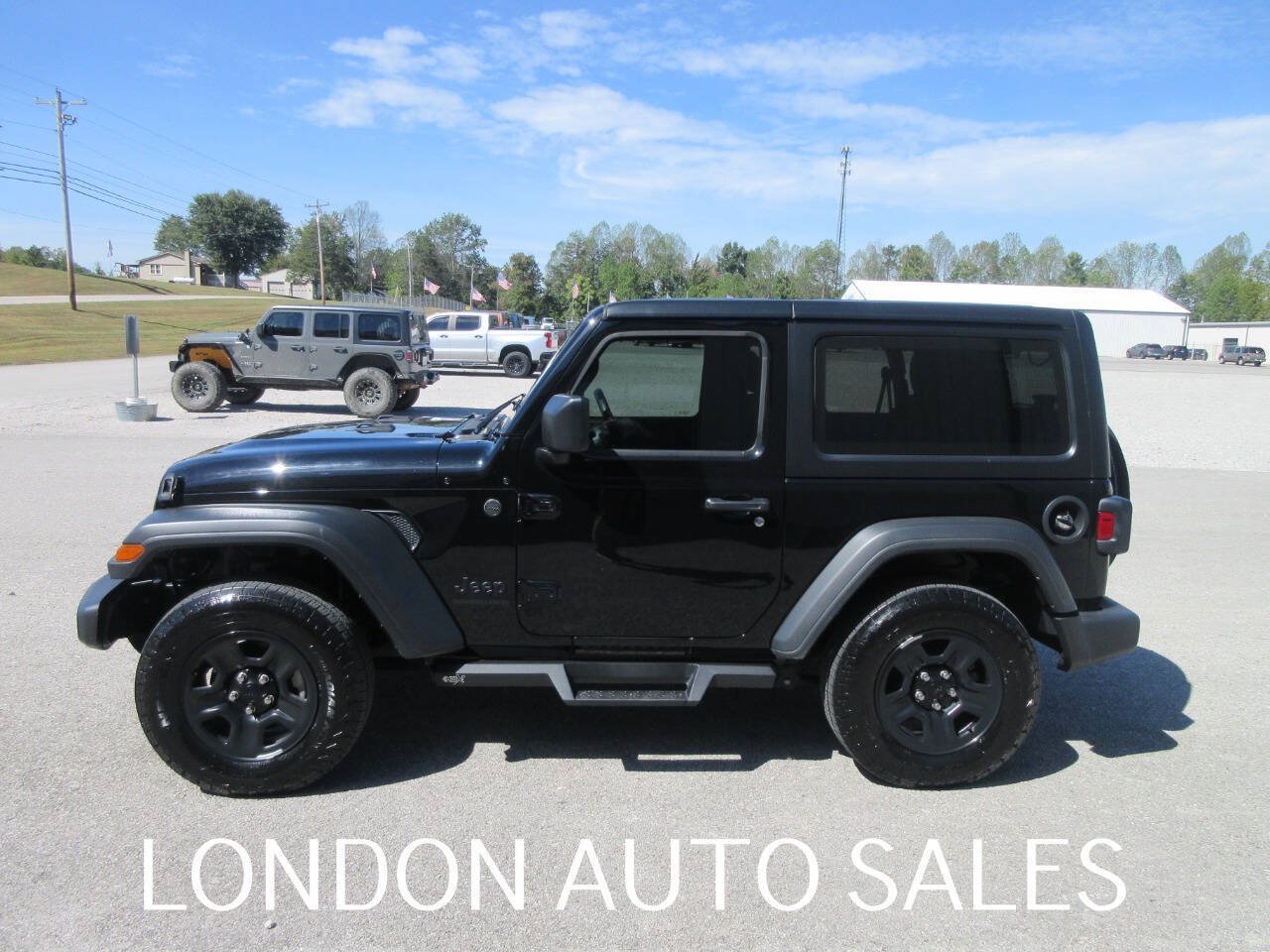 Used 2026 Jeep Wrangler Sport AWD/4WD image 2