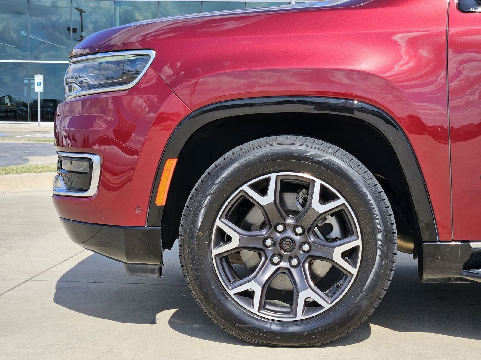 Used 2023 Jeep Wagoneer L Series III w/ Preferred Equipment Group image 43