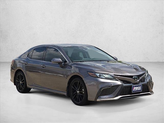 Used 2022 Toyota Camry XSE FWD image 3