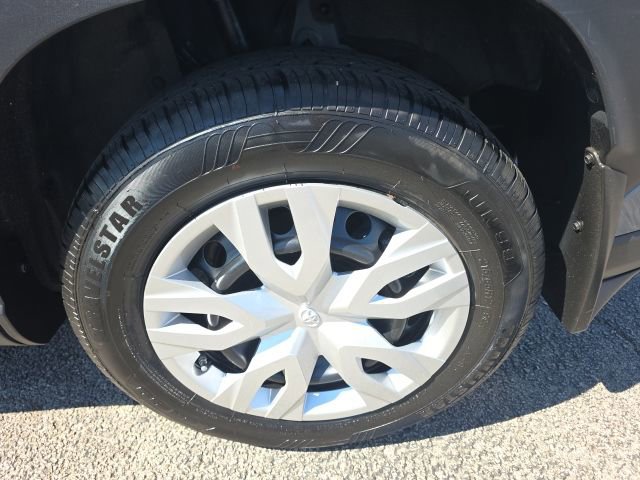 Used 2024 Toyota Corolla Cross L image 6