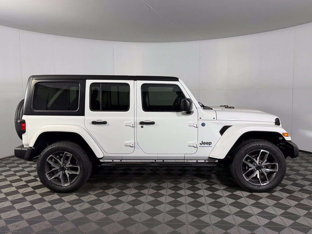Used 2024 Jeep Wrangler Unlimited w/ Convenience Group AWD/4WD image 6