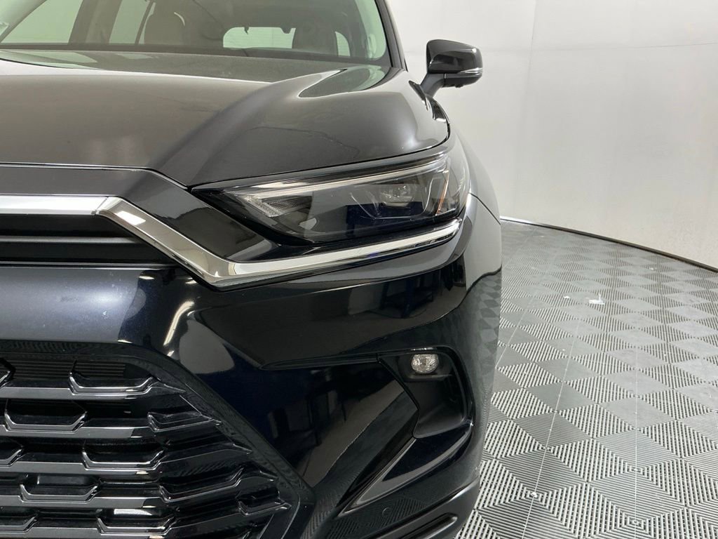 Used 2025 Toyota Grand Highlander AWD image 22