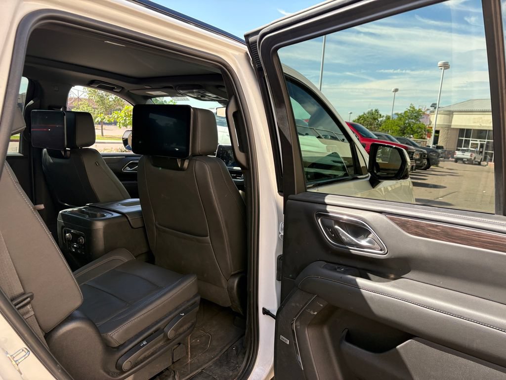 Used 2023 Chevrolet Tahoe Z71 w/ Luxury Package AWD/4WD image 30