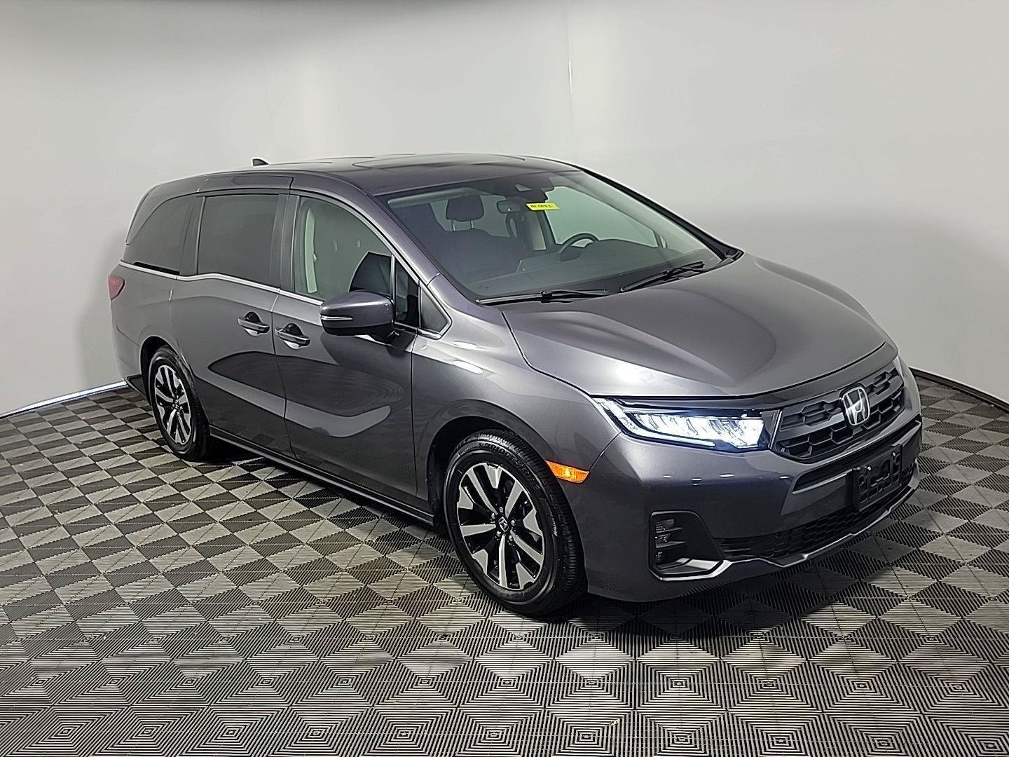 Certified 2025 Honda Odyssey EX-L image 2