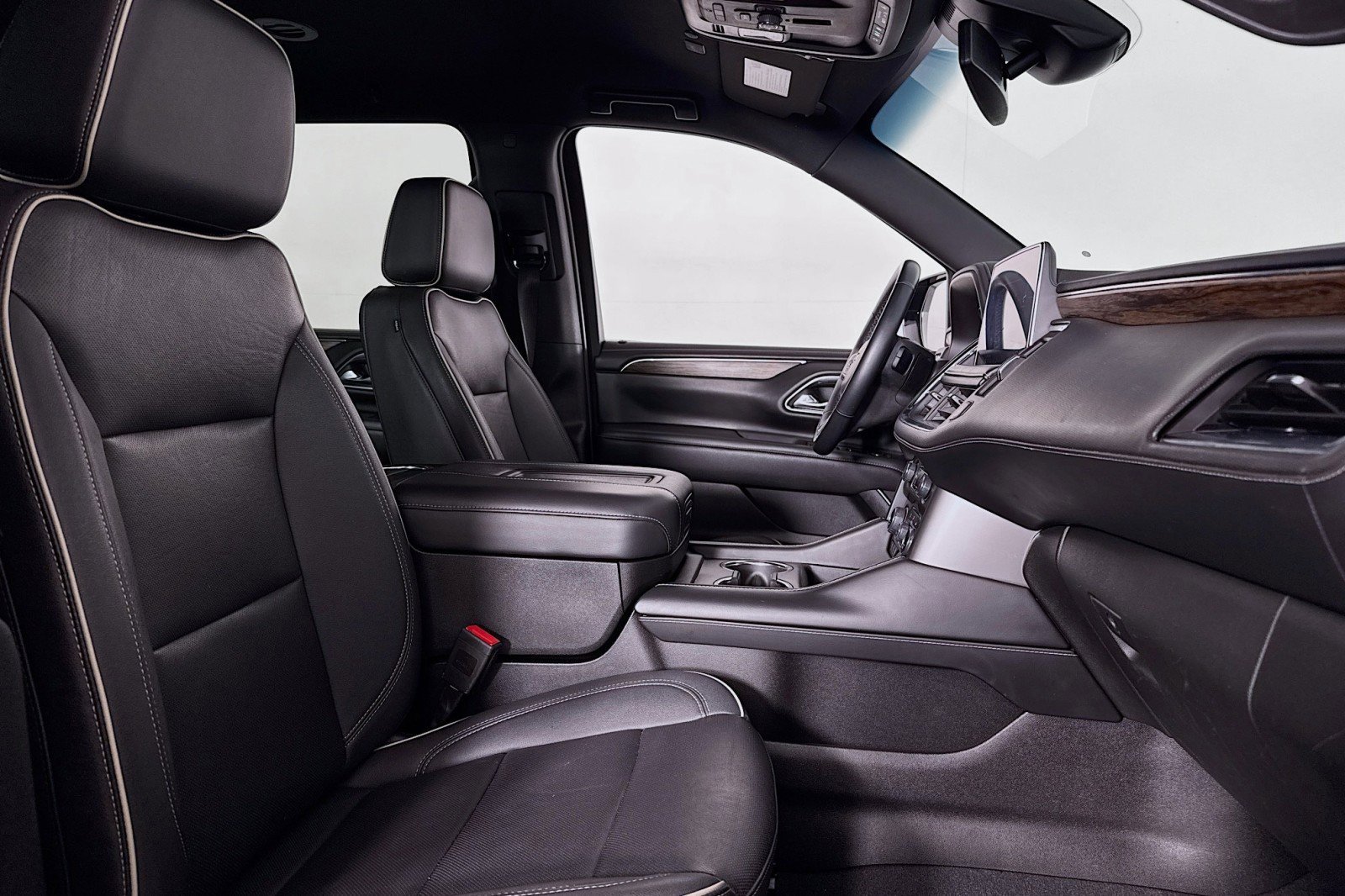 Used 2023 Chevrolet Suburban Premier image 6