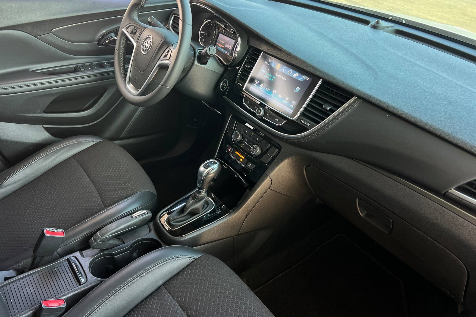 Used 2021 Buick Encore Preferred FWD image 24