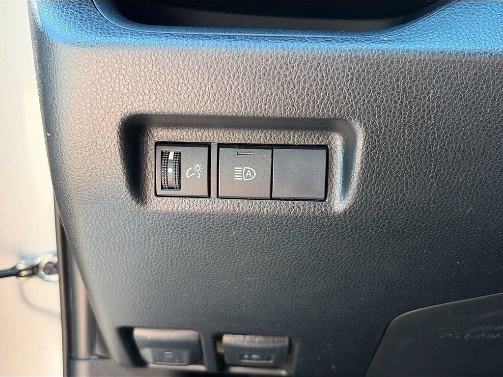 Used 2019 Toyota RAV4 XLE FWD image 10