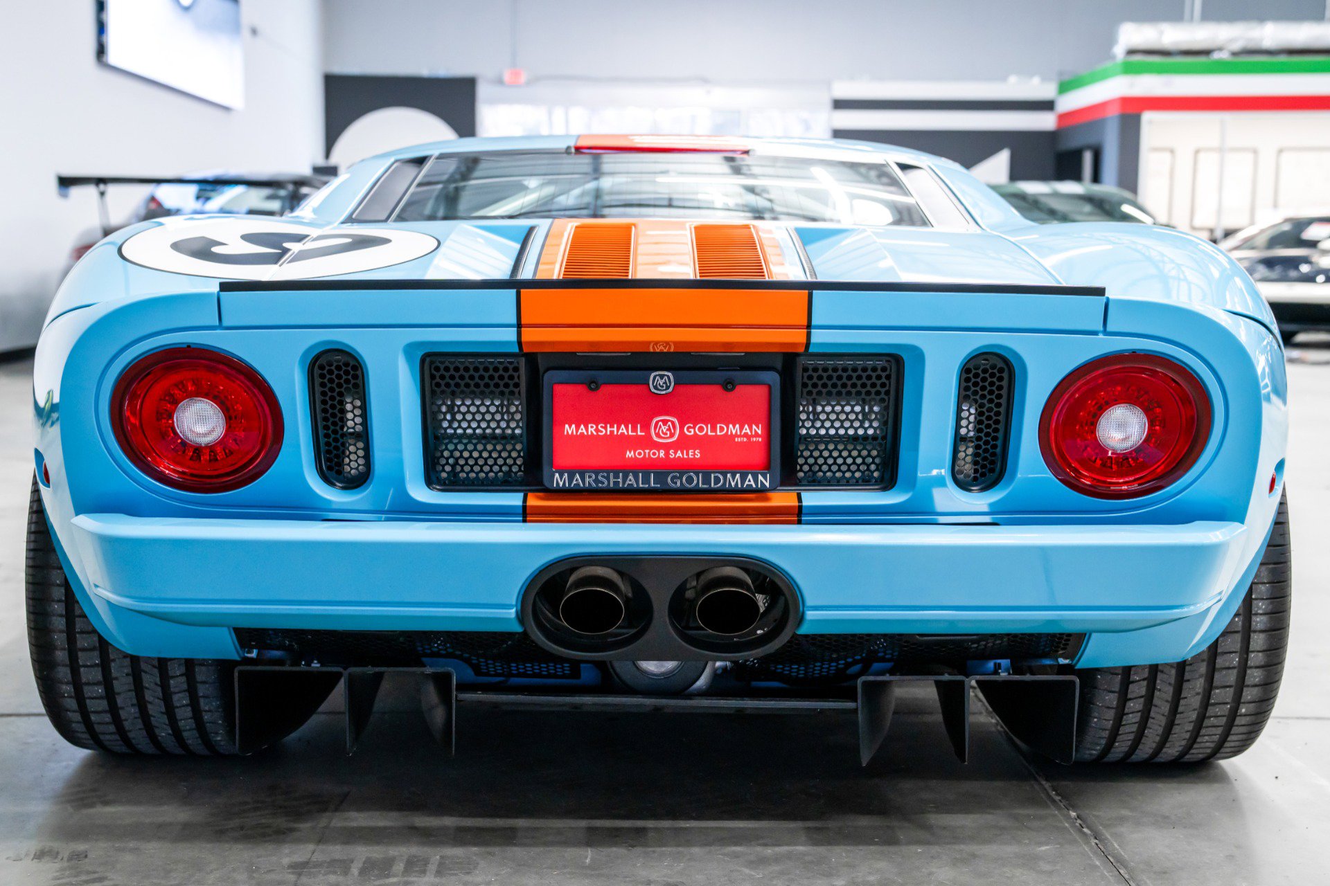 Used 2006 Ford GT RWD image 7