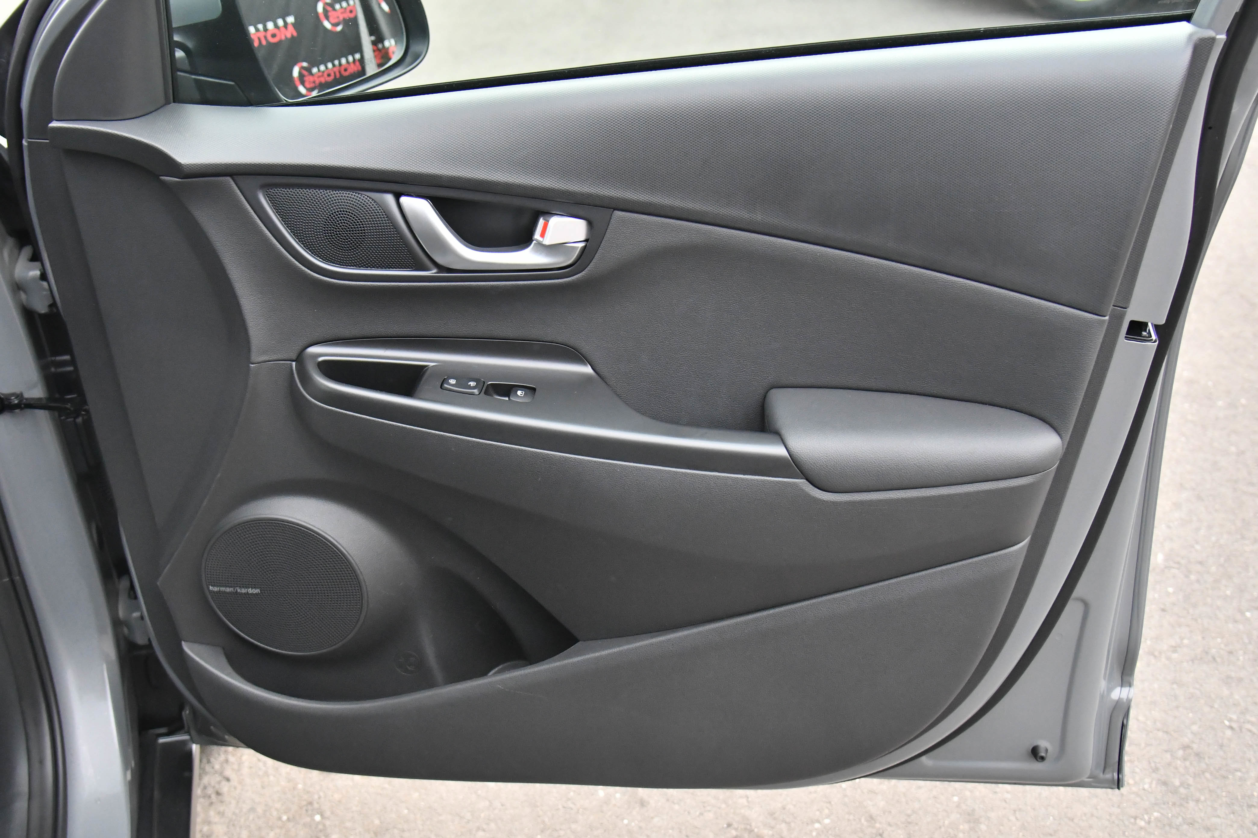 Used 2023 Hyundai Kona Limited image 44