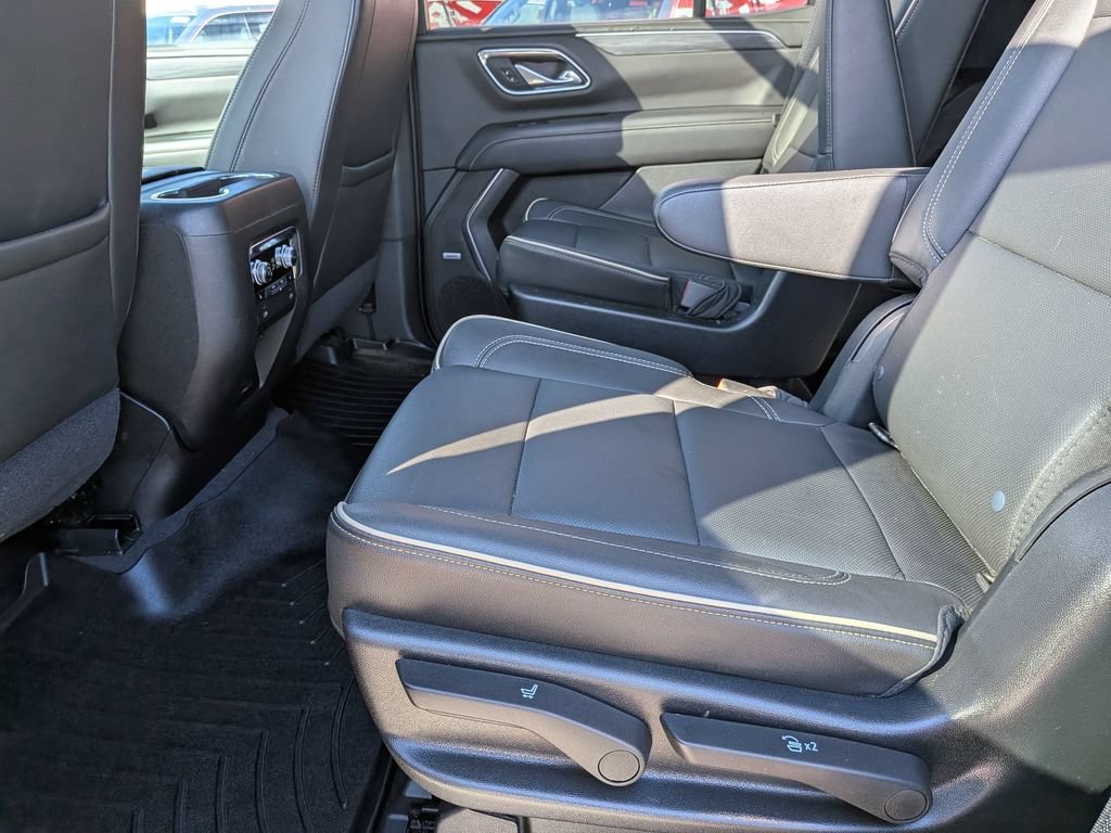 Used 2021 GMC Yukon SLT w/ SLT Premium Package AWD/4WD image 22