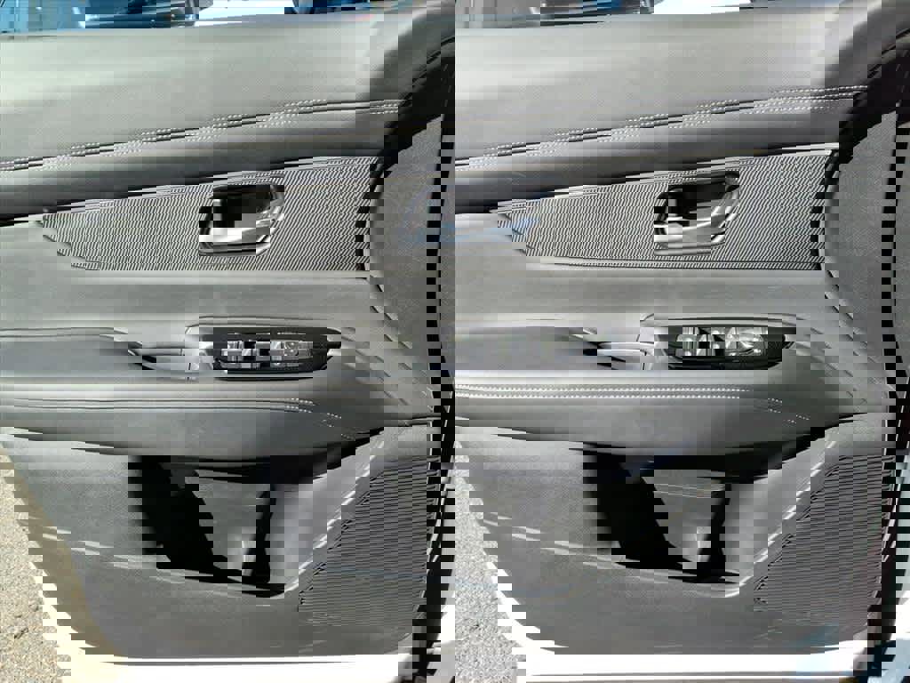 Used 2025 Nissan Murano SV image 16