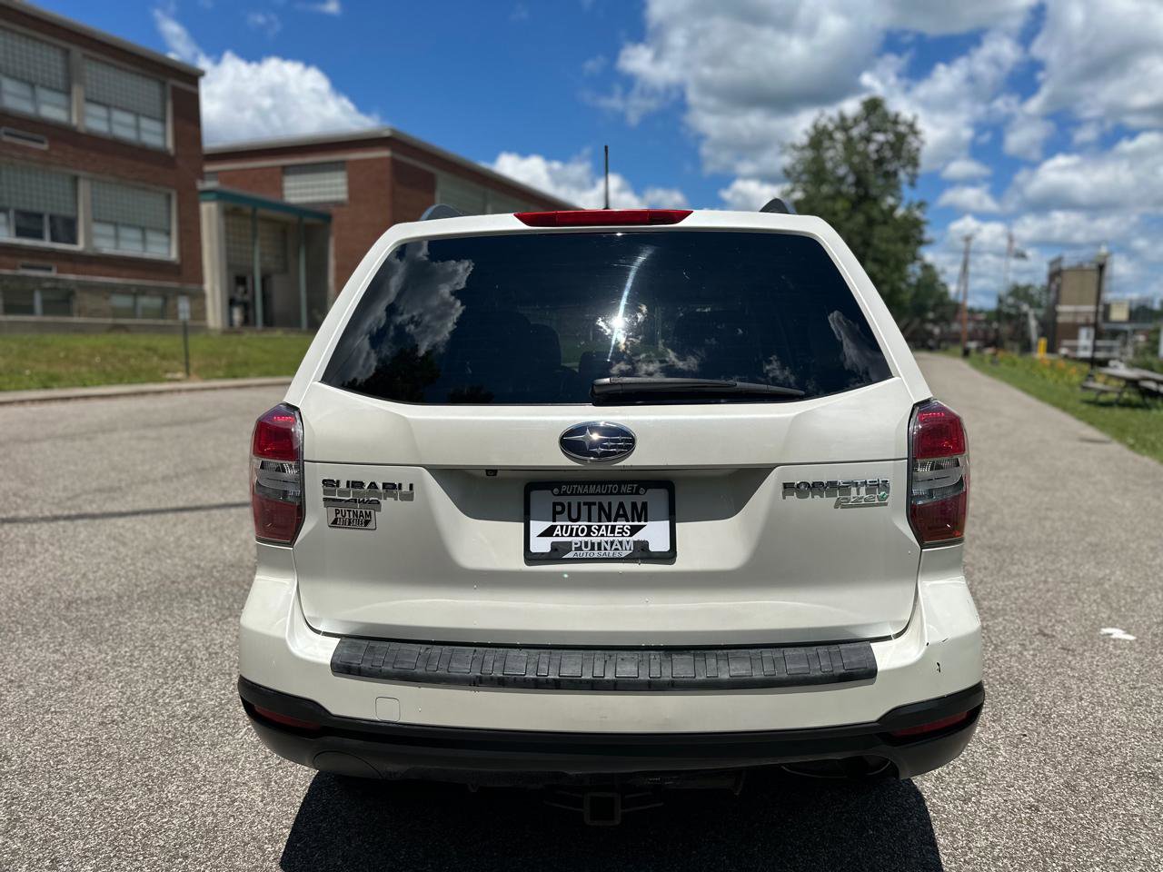 Used 2014 Subaru Forester 2.5i Premium w/ Popular Package #2 AWD/4WD image 9