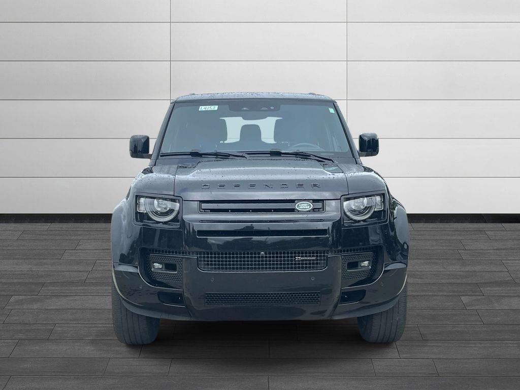 Certified 2023 Land Rover Defender 90 X-Dynamic SE AWD/4WD image 8