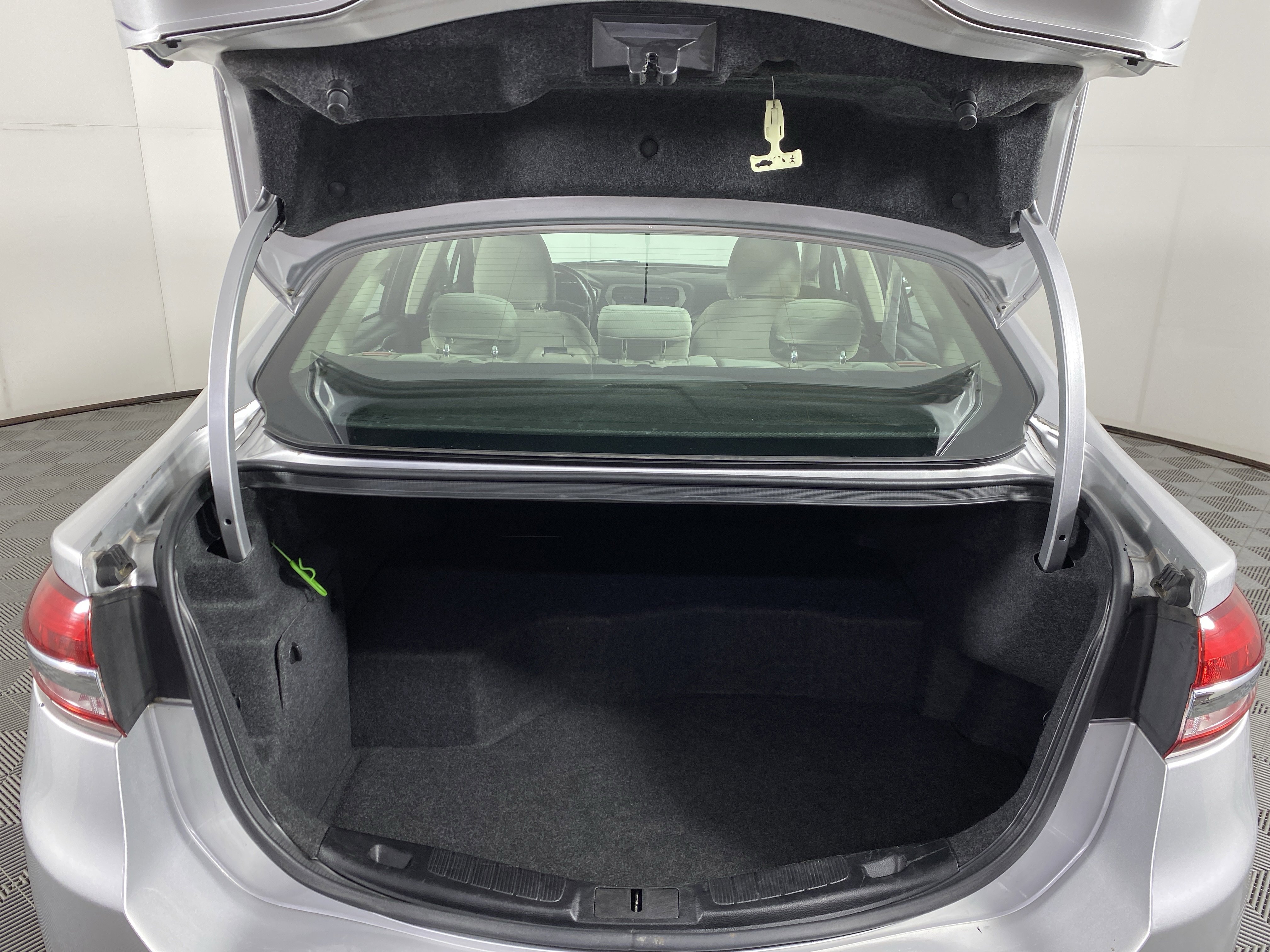 Used 2018 Ford Fusion S FWD image 31