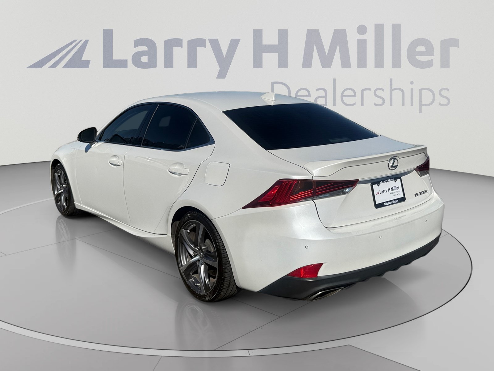 Used 2017 Lexus IS 200t w/ Premium Package RWD image 3