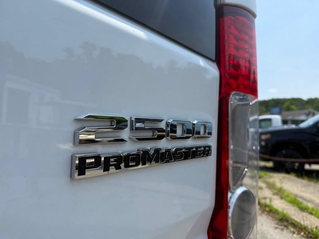 Used 2025 RAM ProMaster 2500 w/ U-Haul Equipment Group FWD image 23