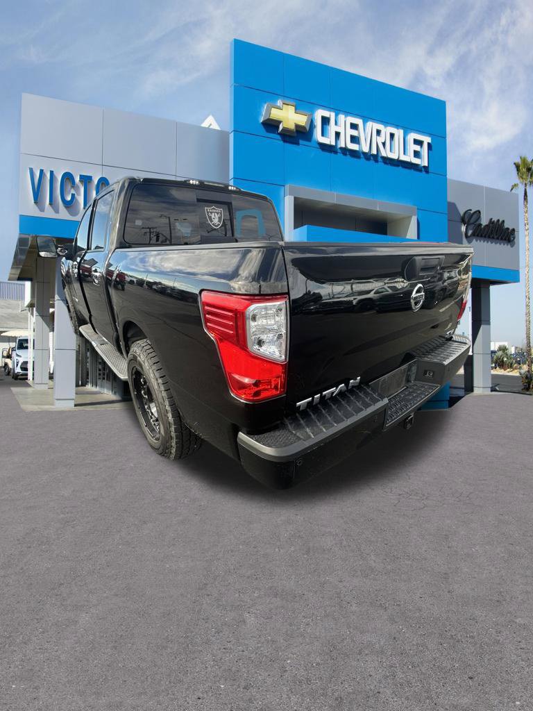 Used 2017 Nissan Titan SV RWD image 8