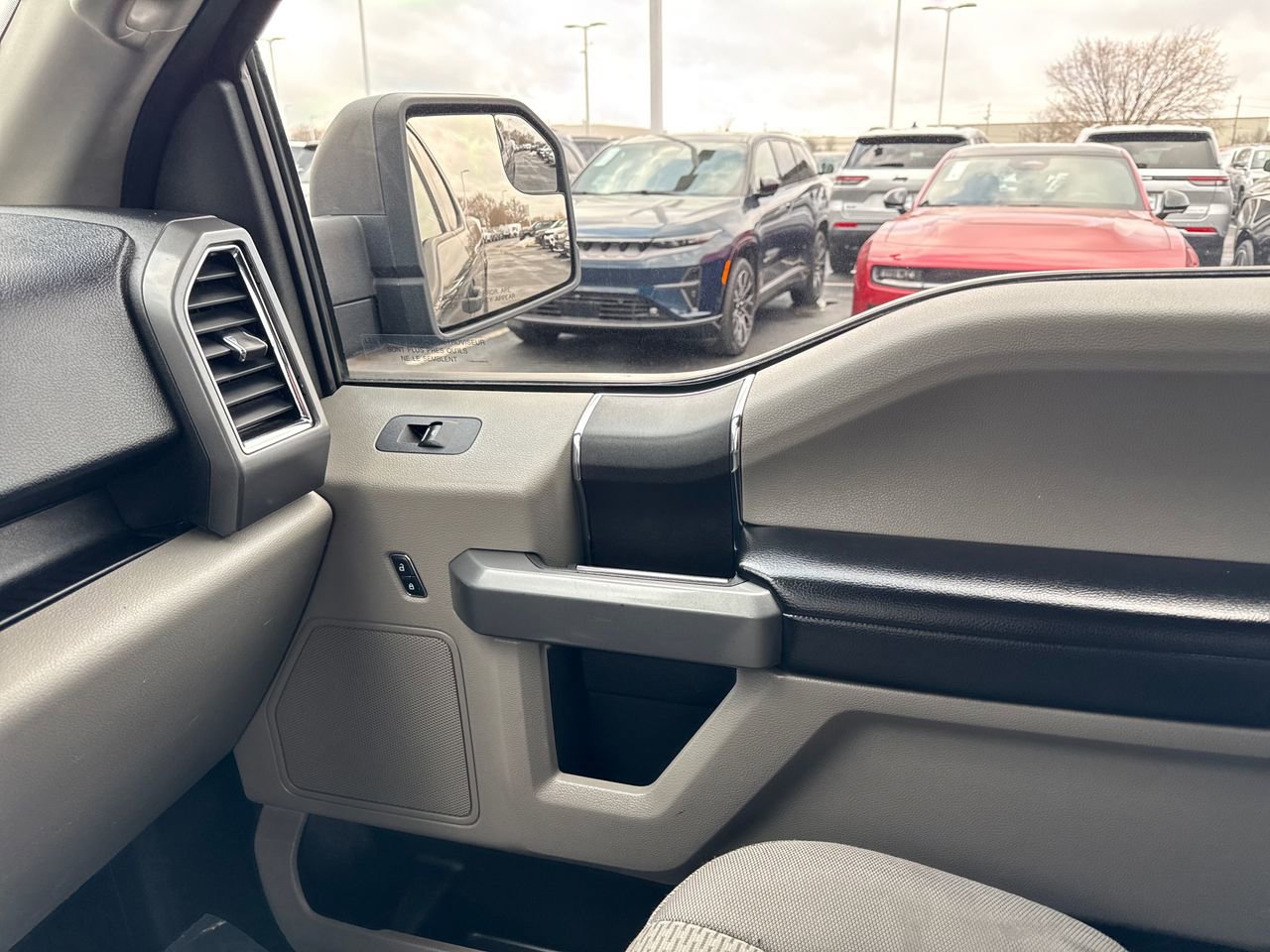 Used 2015 Ford F150 XLT image 20