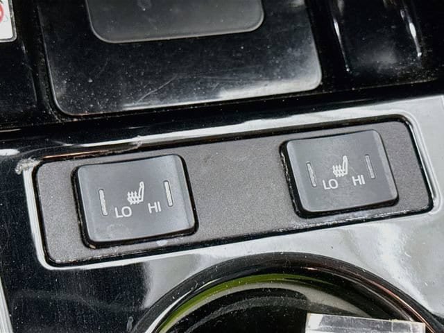 Certified 2021 Toyota Prius FWD image 21
