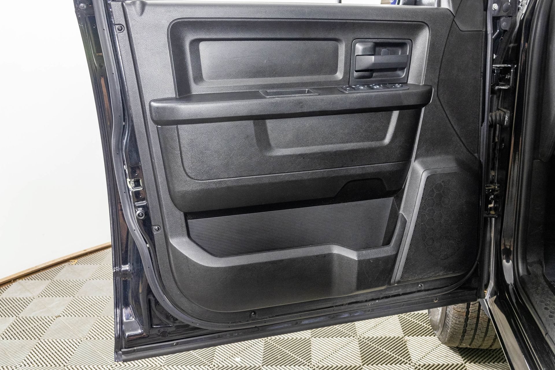 Used 2019 RAM 1500 Tradesman w/ Tradesman SXT Package AWD/4WD image 36