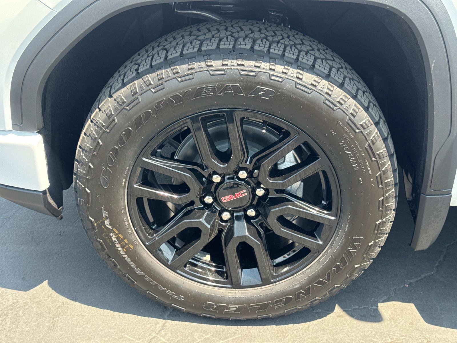 New 2026 GMC Sierra 1500 Elevation image 30