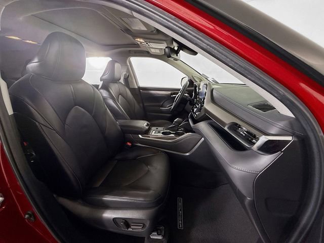 Used 2022 Toyota Highlander Limited image 24