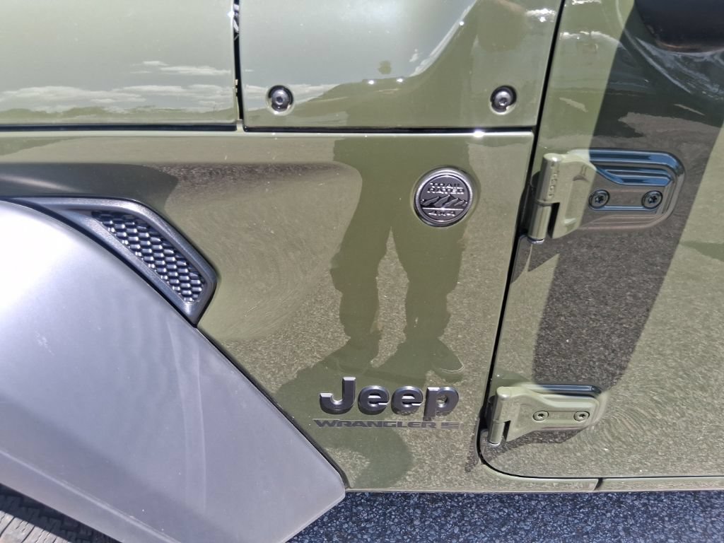 Used 2024 Jeep Wrangler Unlimited Sport AWD/4WD image 16