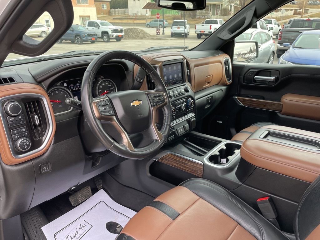 Used 2019 Chevrolet Silverado 1500 High Country w/ High Country Premium Package AWD/4WD image 4