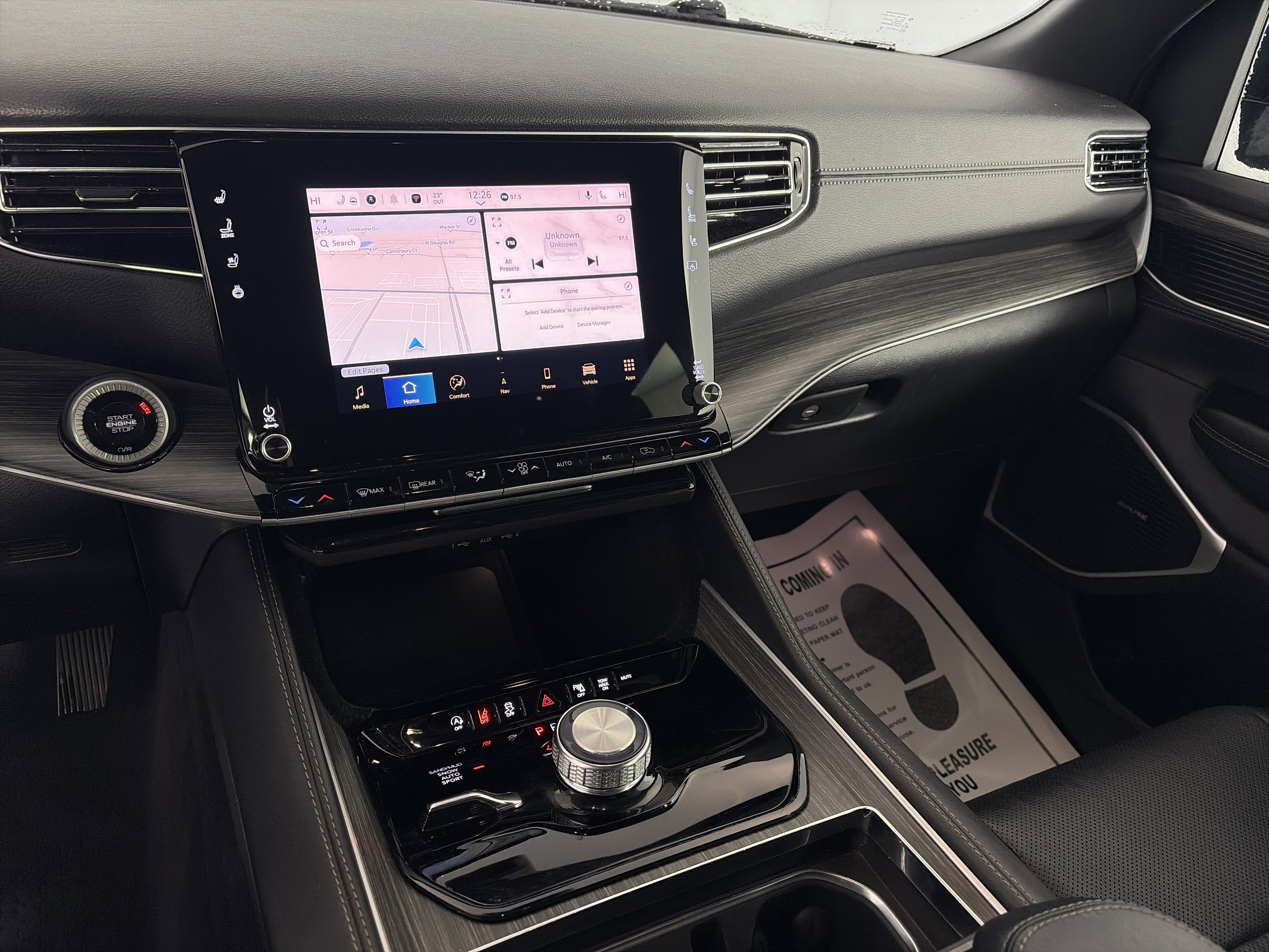 Used 2024 Jeep Wagoneer L Series II w/ Flexible Seating Group image 4