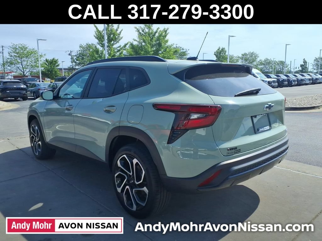 Used 2024 Chevrolet Trax RS w/ Sunroof Package FWD image 6