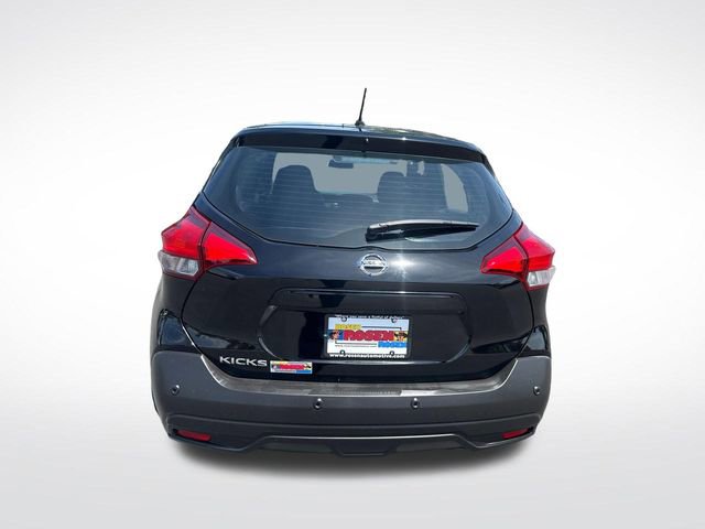 Used 2020 Nissan Kicks S FWD image 4