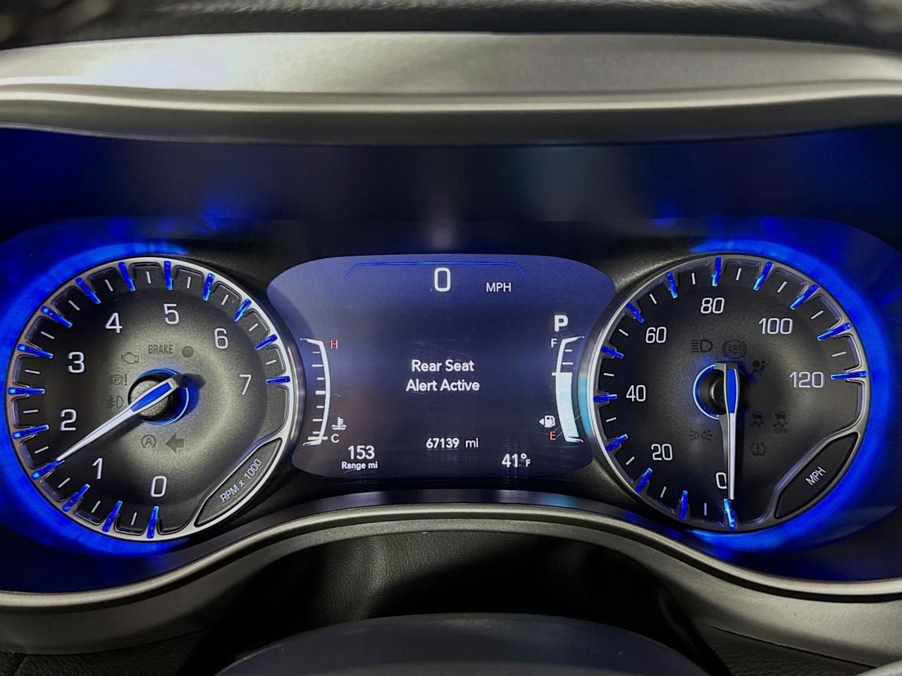 Used 2023 Chrysler Pacifica Touring image 40