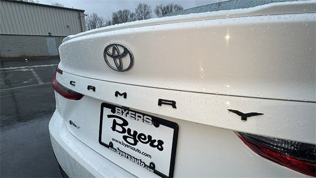 Used 2025 Toyota Camry SE image 32