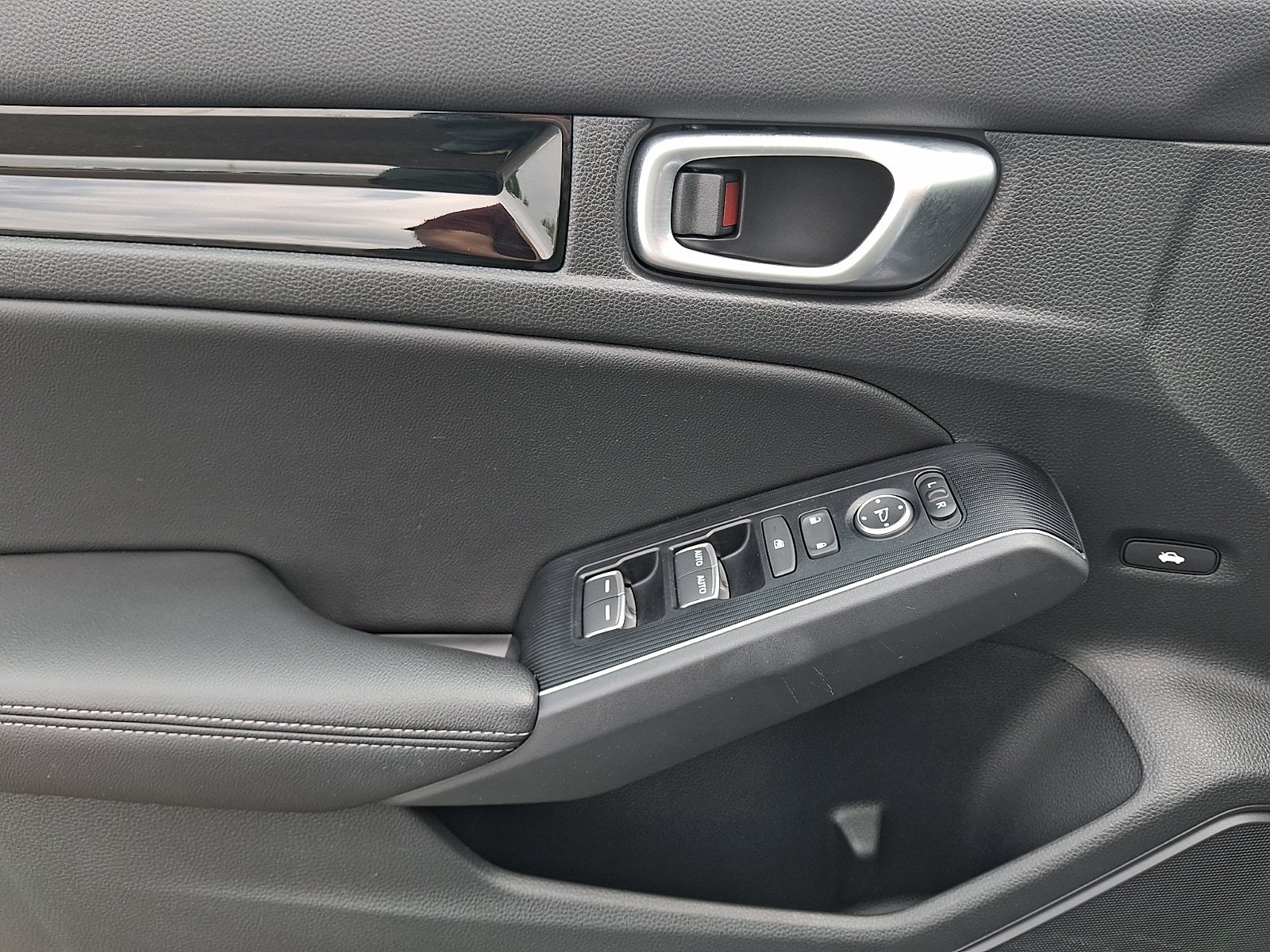 Used 2024 Honda Civic Touring image 13