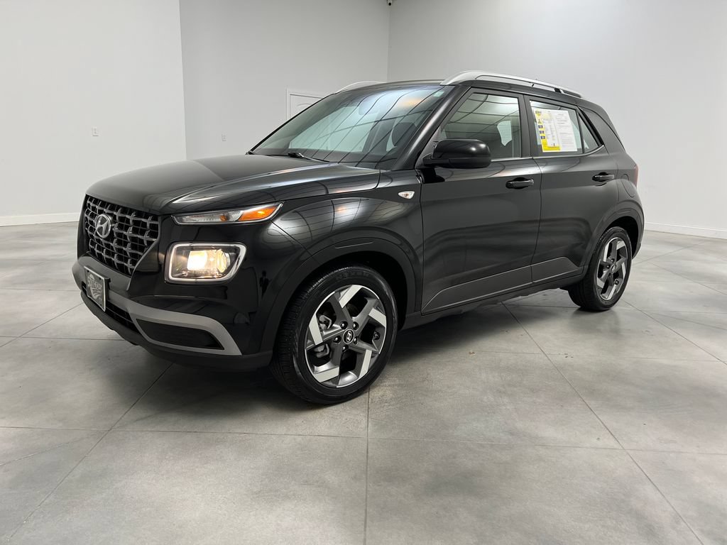 Used 2025 Hyundai Venue SEL FWD image 4