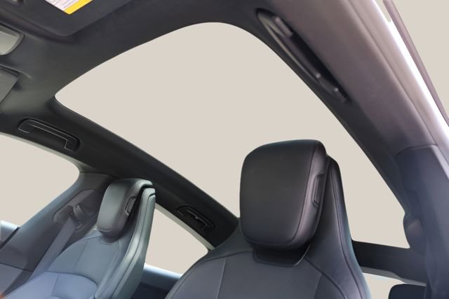 Used 2022 Porsche Taycan image 13