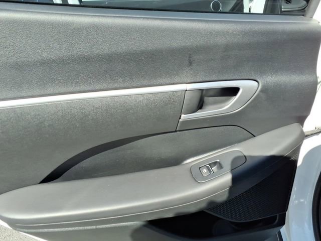 Used 2023 Hyundai Sonata SE FWD image 6