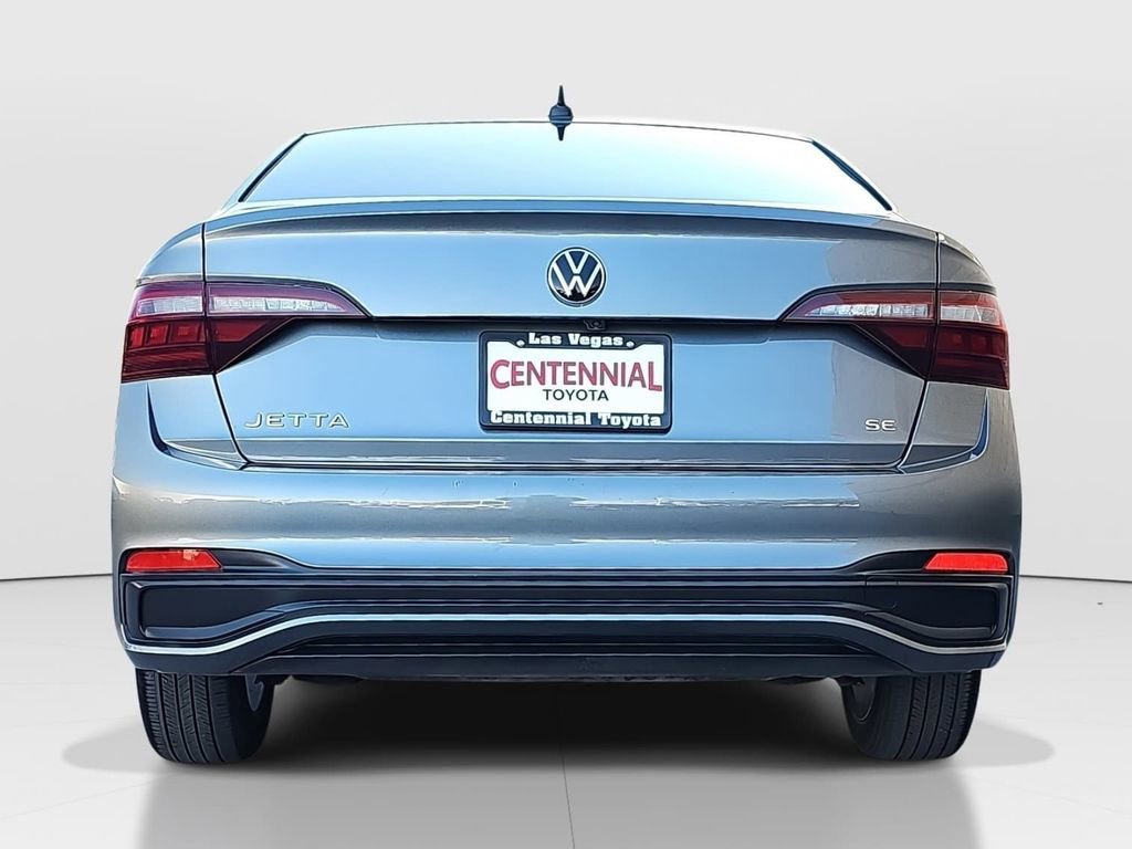 Used 2024 Volkswagen Jetta SE image 6